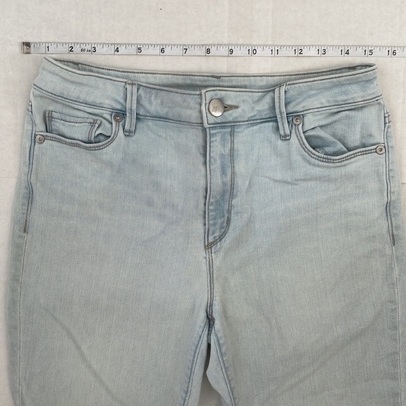 Loft Curvy Skinny Ankle Jeans - Picture 6 of 9